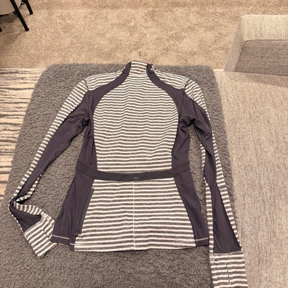 lululemon athletica Gray Striped Long Sleeve Top - Picture 4 of 6